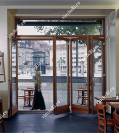 Деревянные окна гармошка для ресторанов