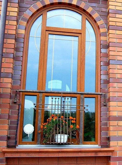 Дизайн деревянных окон в квартире